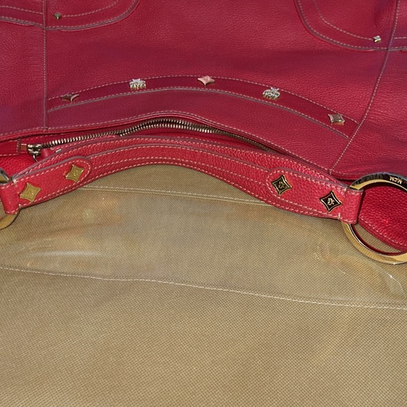 MCM preloved hobo shoulder bag great condition has some scratches on the hardwar - Picture 5 of 13